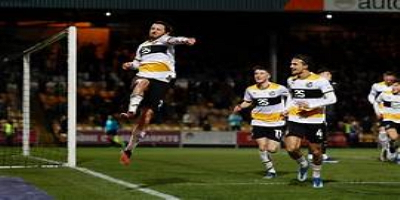 战术复盘：闪电进攻与红牌转折-开元棋牌