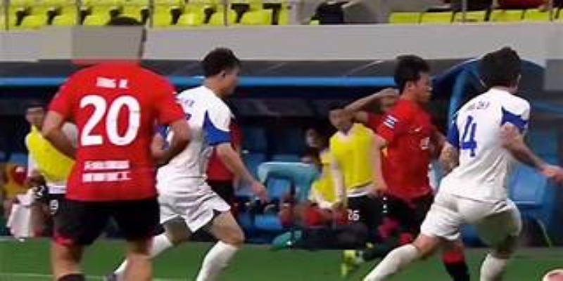 钢铁防线构建胜利基础—英冠最佳后防体系战术价值解析-开元棋牌